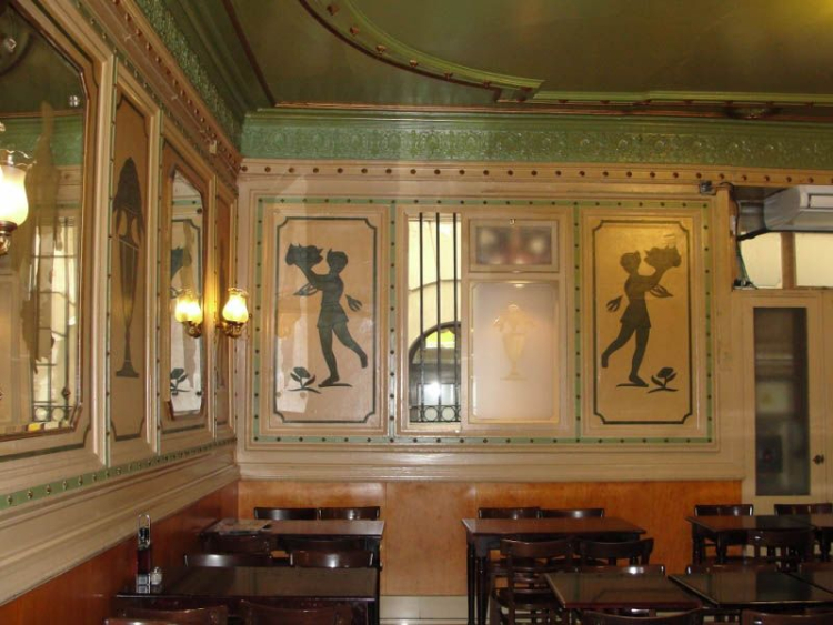 Fotografía del interior del Café de la Ópera